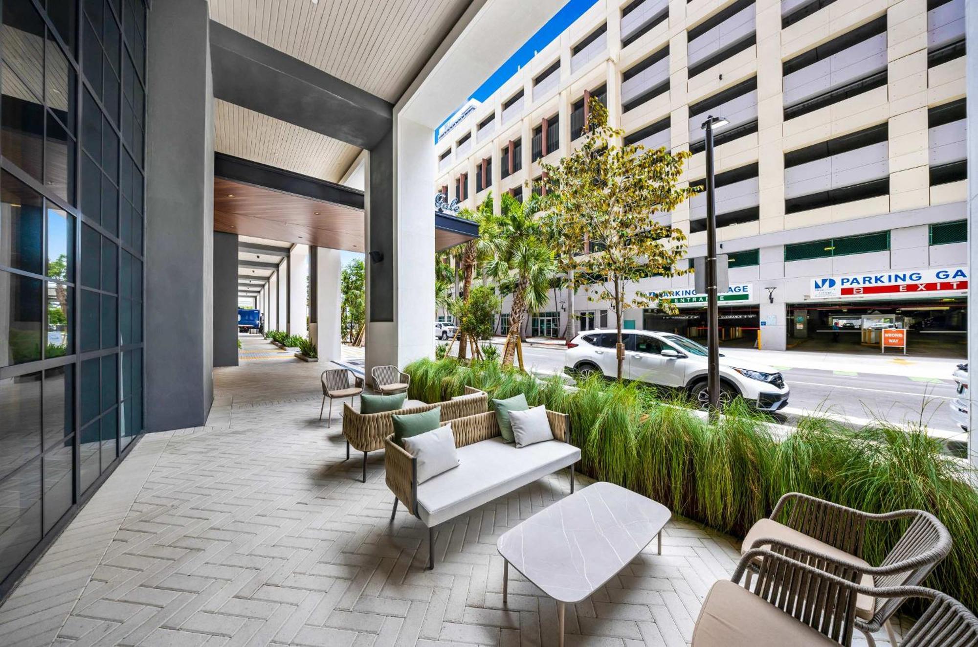 Luxury Downtown 2 Bedroom With Skyline Panorama